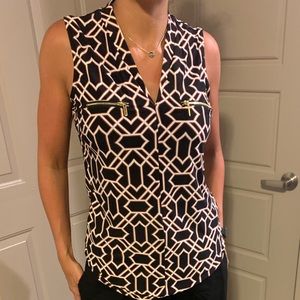 Print sleeveless blouse